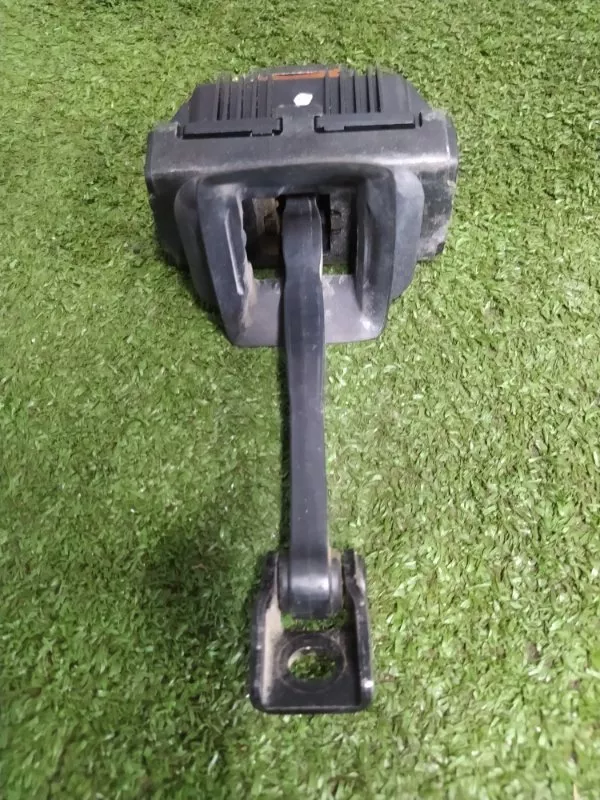 Ограничитель двери