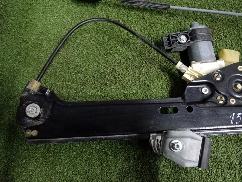 Стеклоподъемник BMW 5-Series 2006 51337184383 E60, передний левый