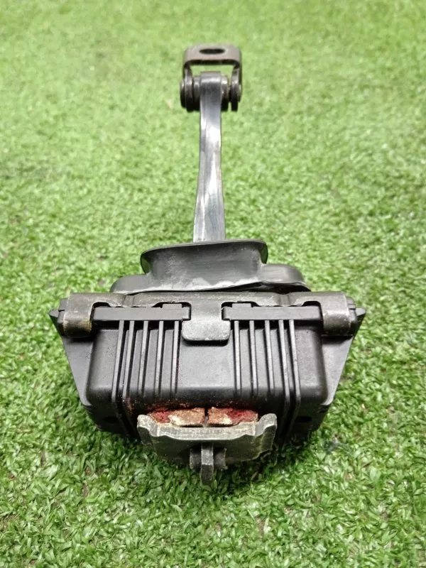 Ограничитель двери