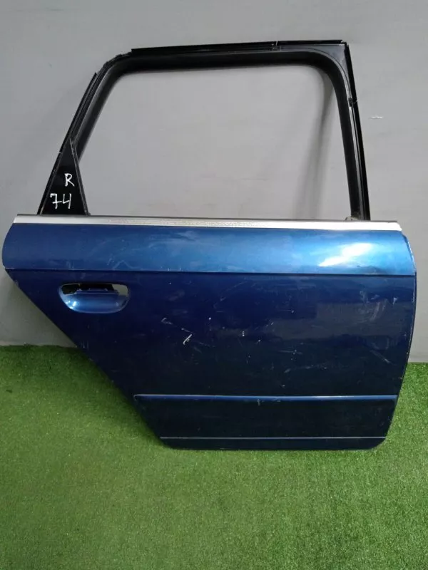 Дверь Audi A4 2007 8E0833052J B7, задняя правая