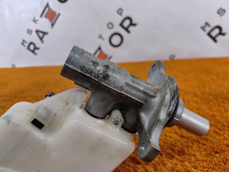 Главный тормозной цилиндр