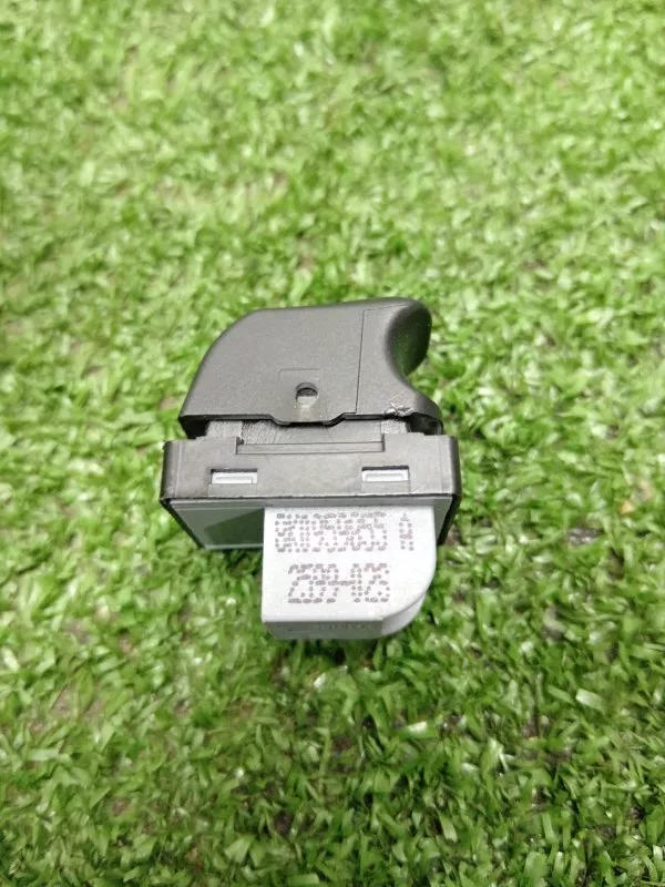 Кнопка стеклоподъемника