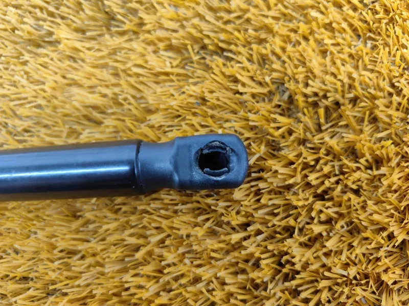 Амортизатор крышки багажника