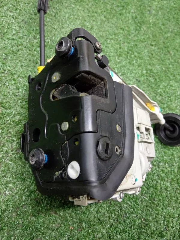 Замок двери Audi A4 2008 8K0839016C B8, задний правый