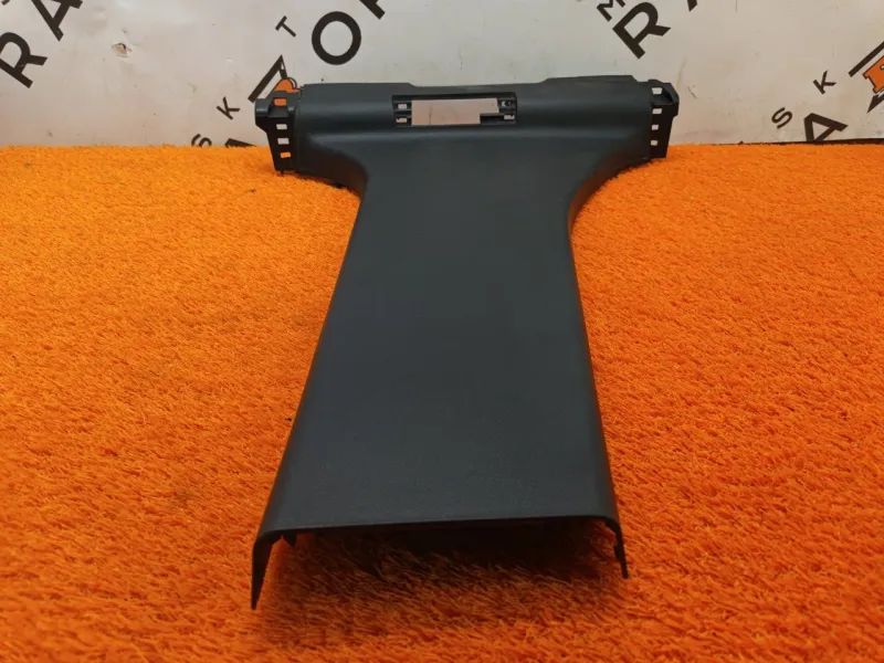 Обшивка центральной стойки