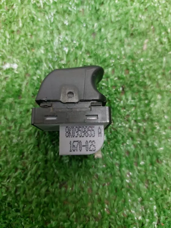 Кнопка стеклоподъемника