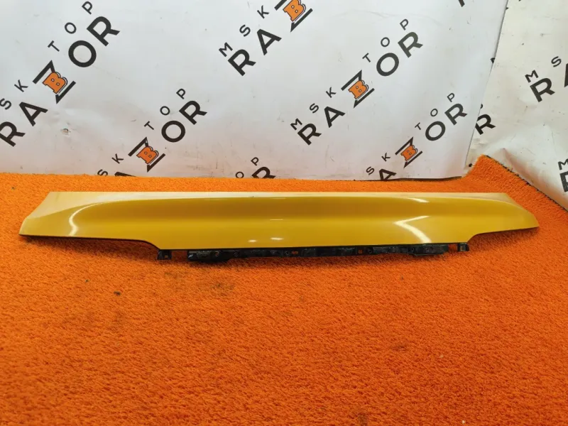 Накладка крышки багажника