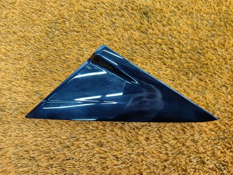 Уголок двери