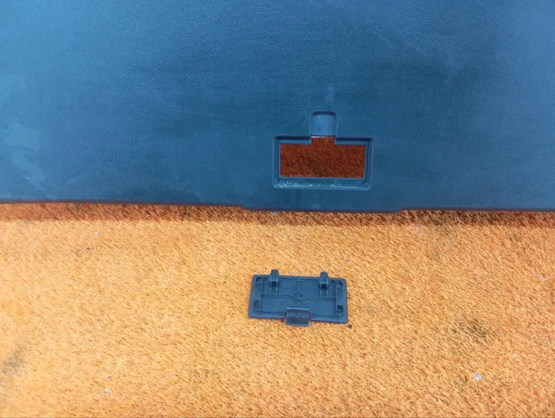 Обшивка двери багажника