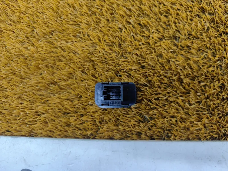 Кнопка багажника