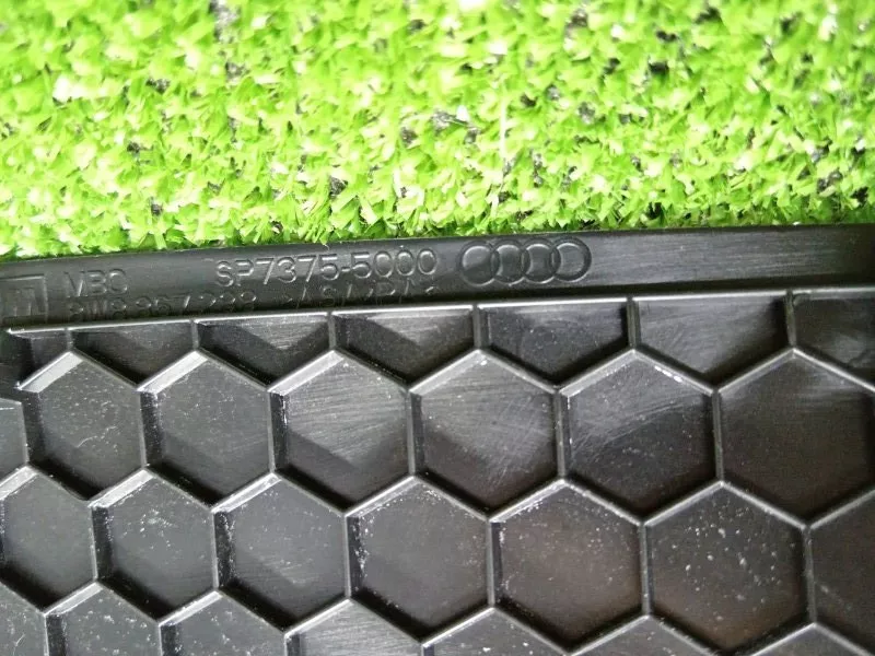 Накладка на стойку кузова