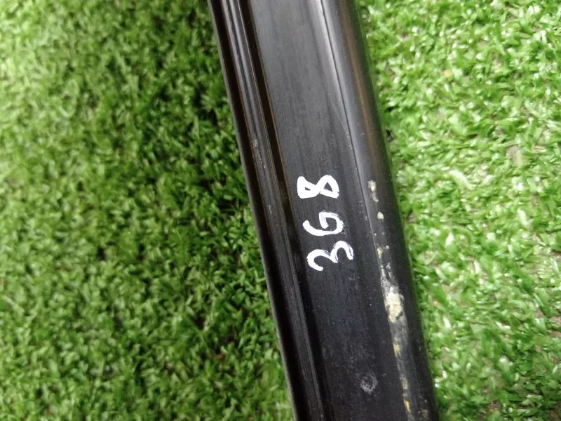 Уплотнитель стекла двери