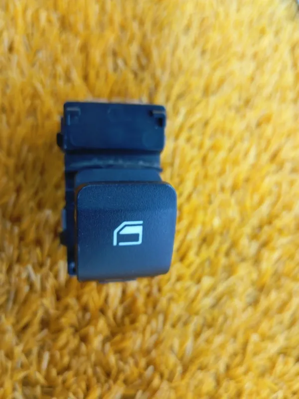 Кнопка стеклоподъемника