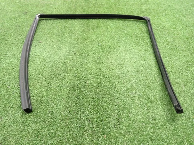 Уплотнитель стекла двери