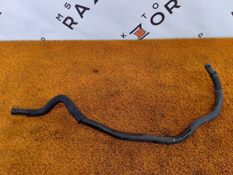 Патрубок системы охлаждения