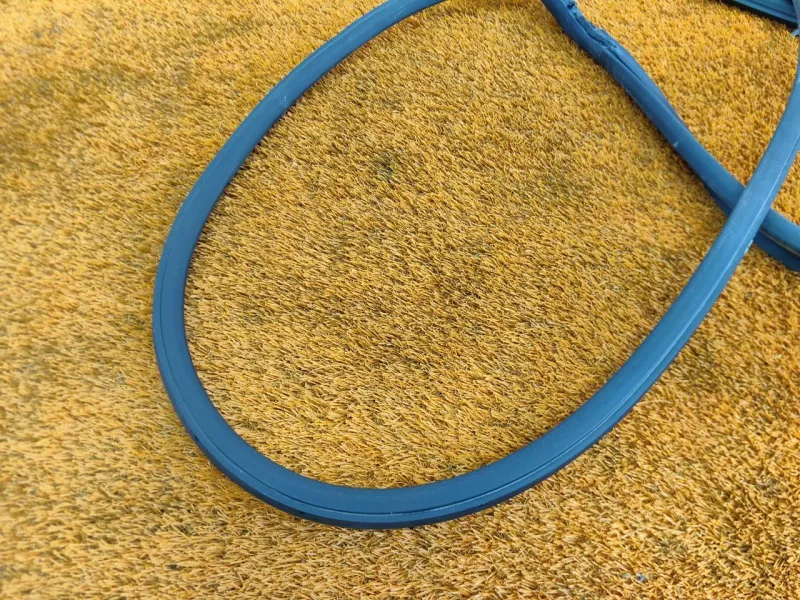 Уплотнитель двери