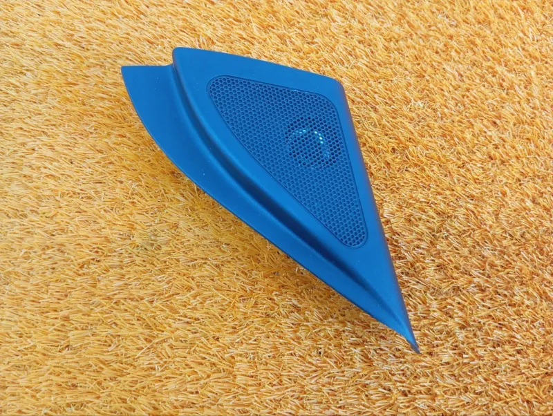 Уголок двери