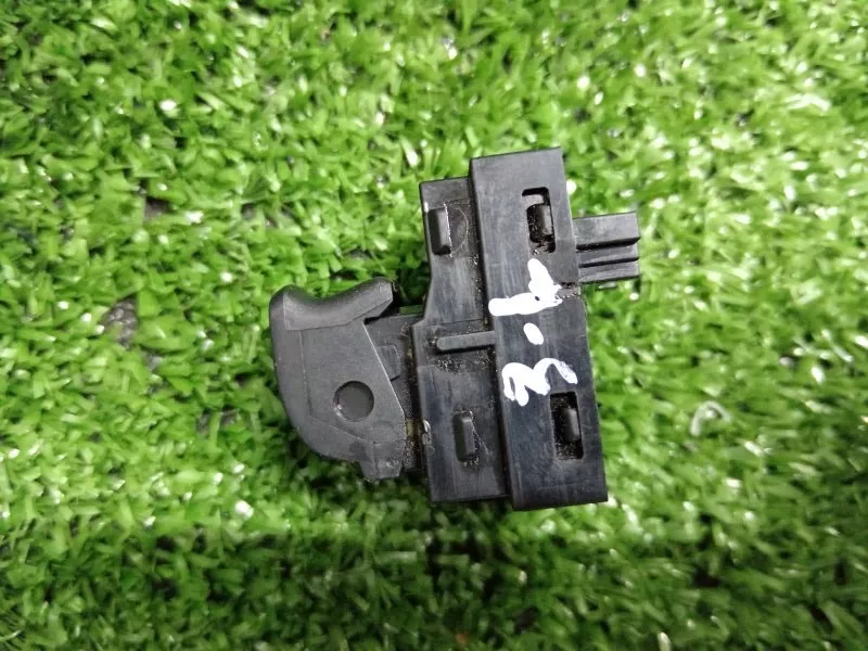 Кнопка стеклоподъемника