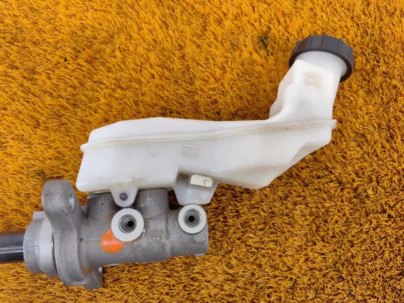 Главный тормозной цилиндр