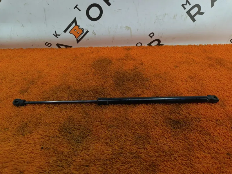 Амортизатор крышки багажника