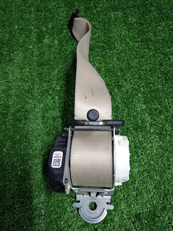 Ремень безопасности