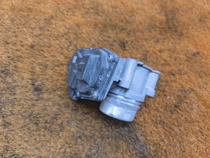 Дроссельная заслонка