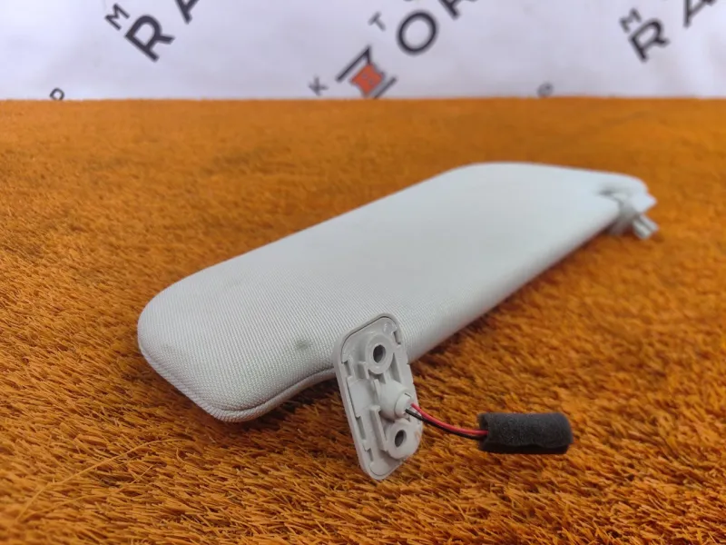 Козырек солнцезащитный