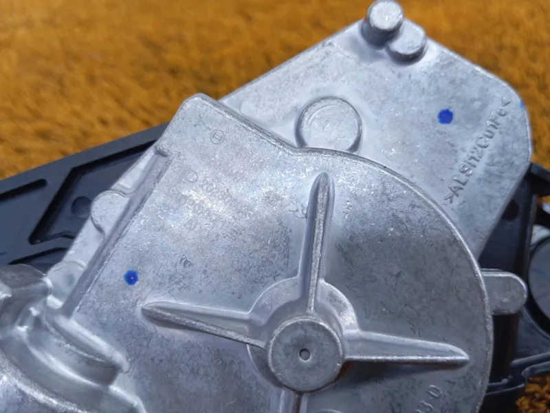 Мотор стеклоочистителя