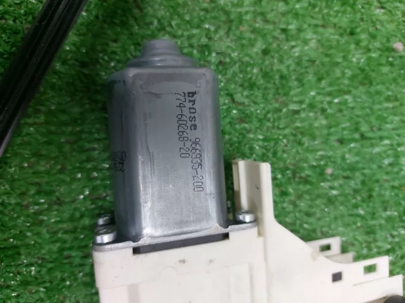 Стеклоподъемник Audi A4 2010 8K0837461 B8, передний левый