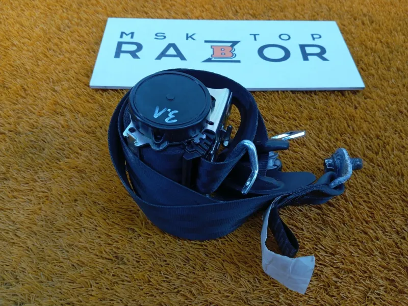 Ремень безопасности