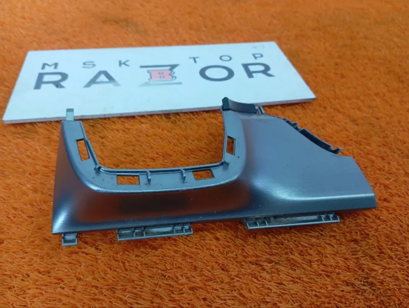 Декоративная накладка торпедо