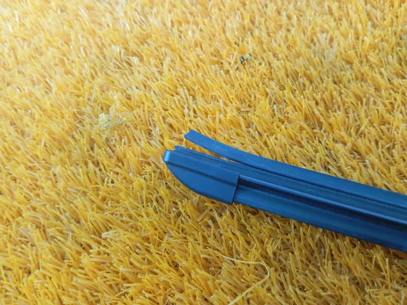 Поводок стеклоочистителя лобового стекла