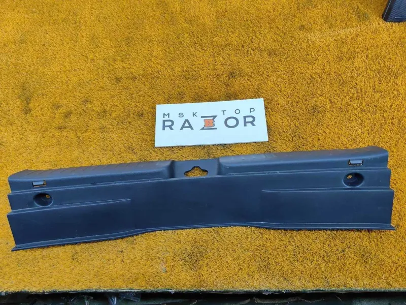 Накладка замка багажника