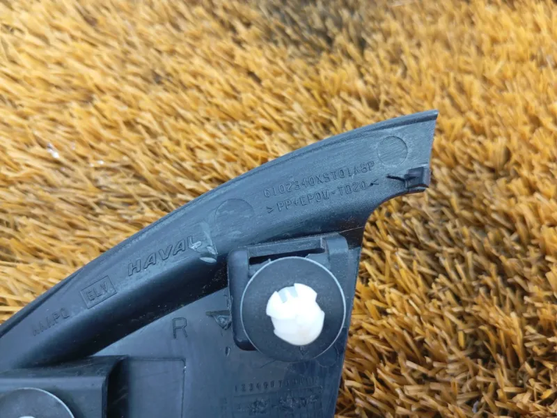 Уголок двери