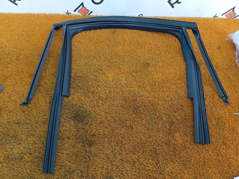 Уплотнитель стекла двери