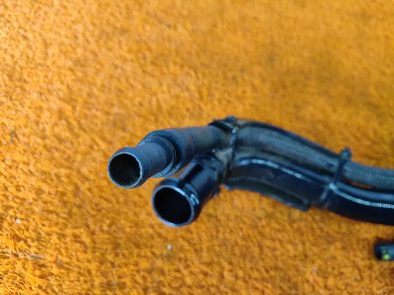 Горловина топливного бака