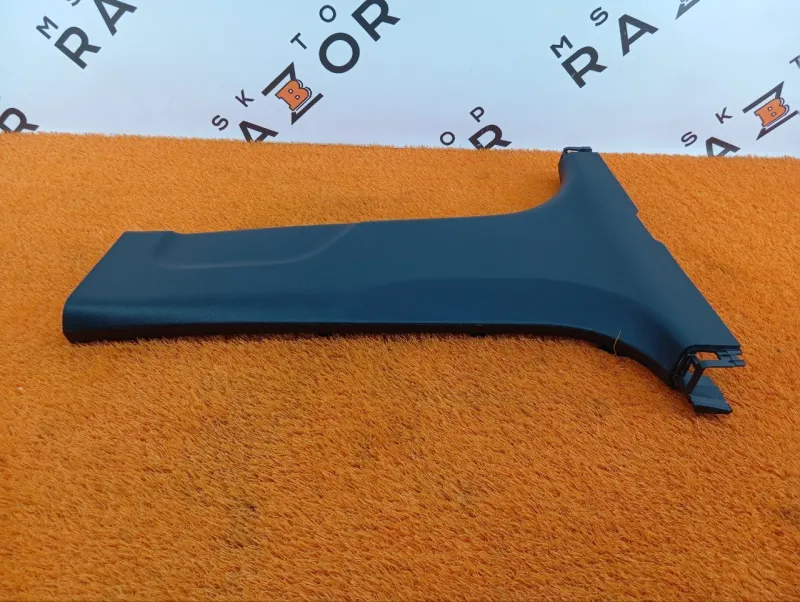 Обшивка центральной стойки