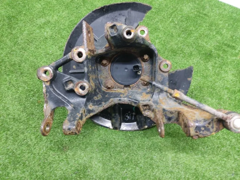 Кулак поворотный