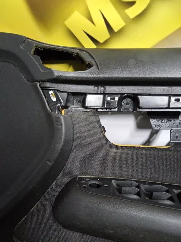 Обшивка двери Audi A4 2006 8E0867305 B7, передняя правая