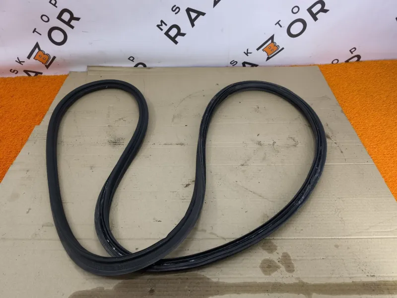 Уплотнитель багажника