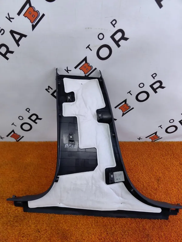 Обшивка центральной стойки