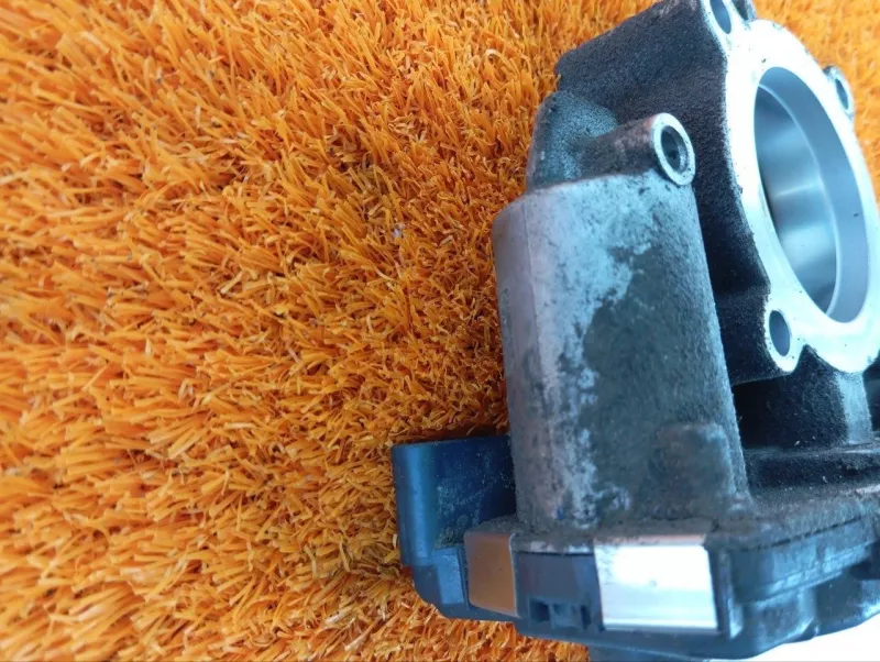 Дроссельная заслонка