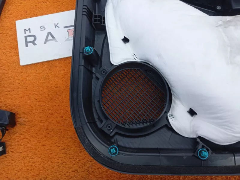 Обшивка двери