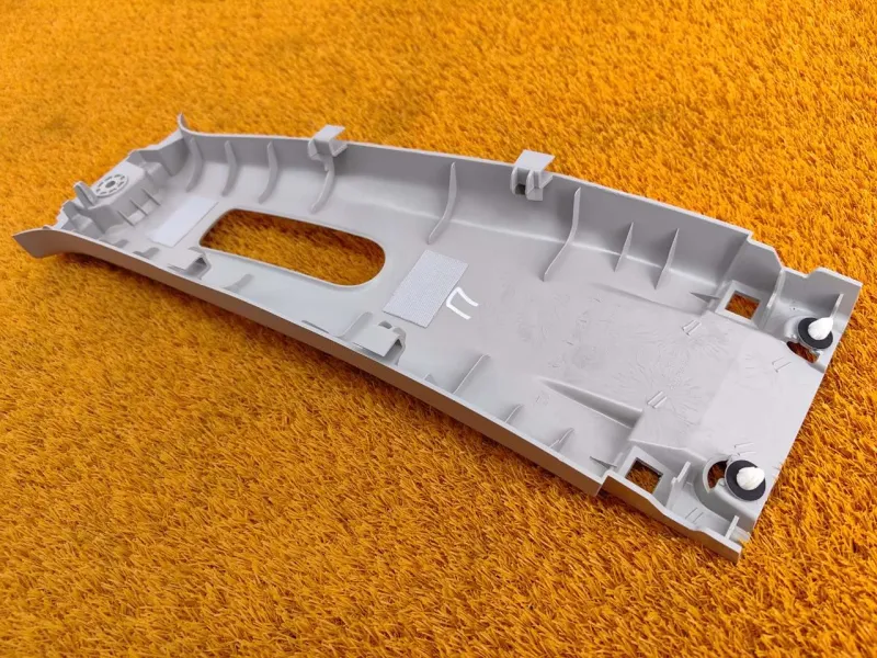 Обшивка центральной стойки