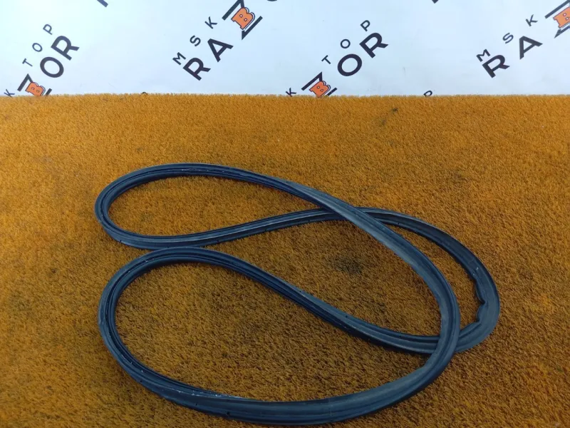 Уплотнитель багажника