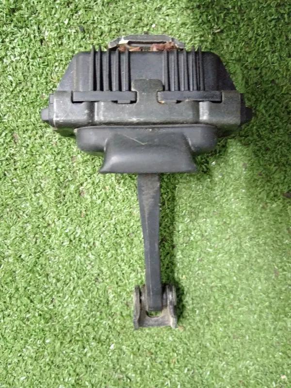 Ограничитель двери