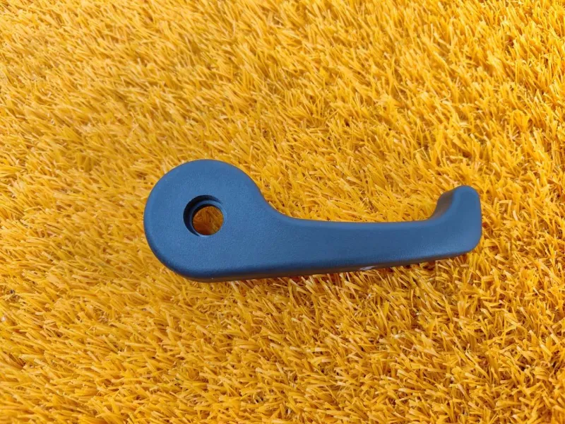 Ручка открывания капота