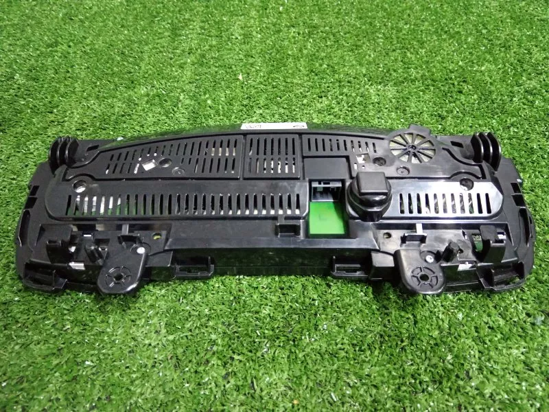 Панель приборов