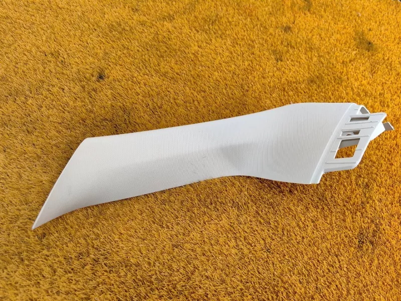 Обшивка крышки багажника