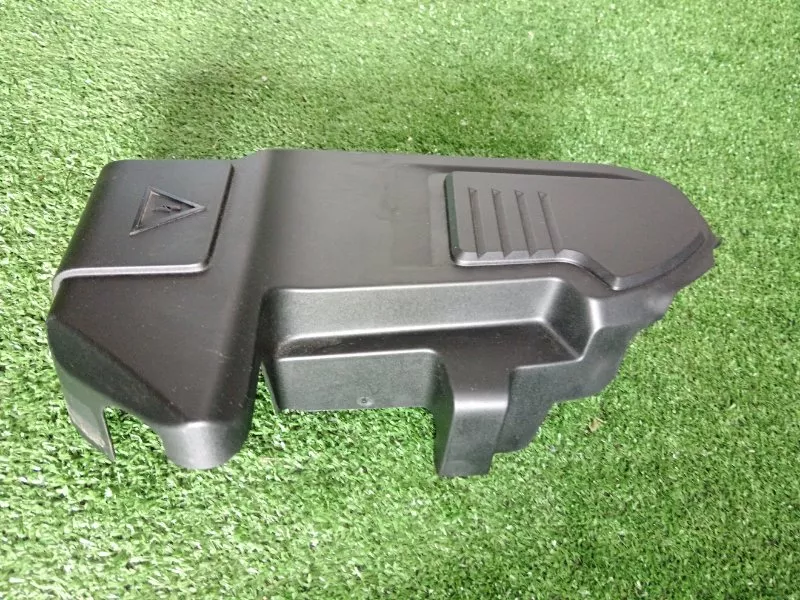 Крышка блока предохранителей